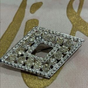 Rhinestone Diamond-Shaped Brooch in Clear Crystal